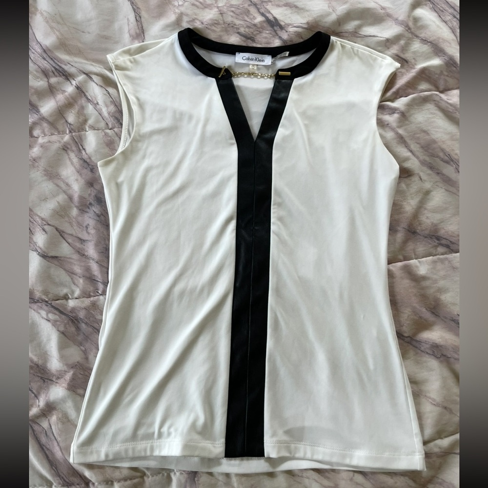 Calvin Klein Women's Black and White Blouse